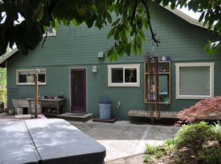 975 Bellview Ave, Ashland, OR