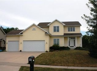 129 Pine View Dr, Madison, WI 53704