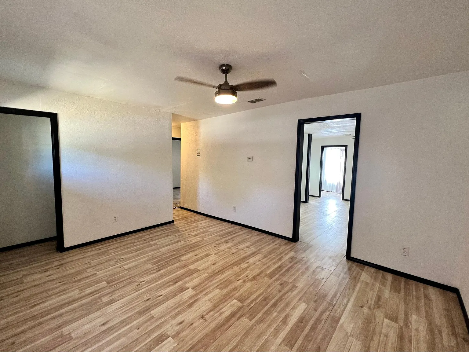 2 bed, 943 sqft, $1,450 — Photo 3