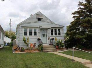 3212 W Loomis Rd, Greenfield, WI 53221