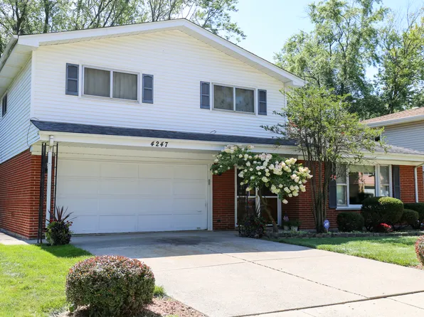 4247 Applewood Ln, Matteson, IL 60443