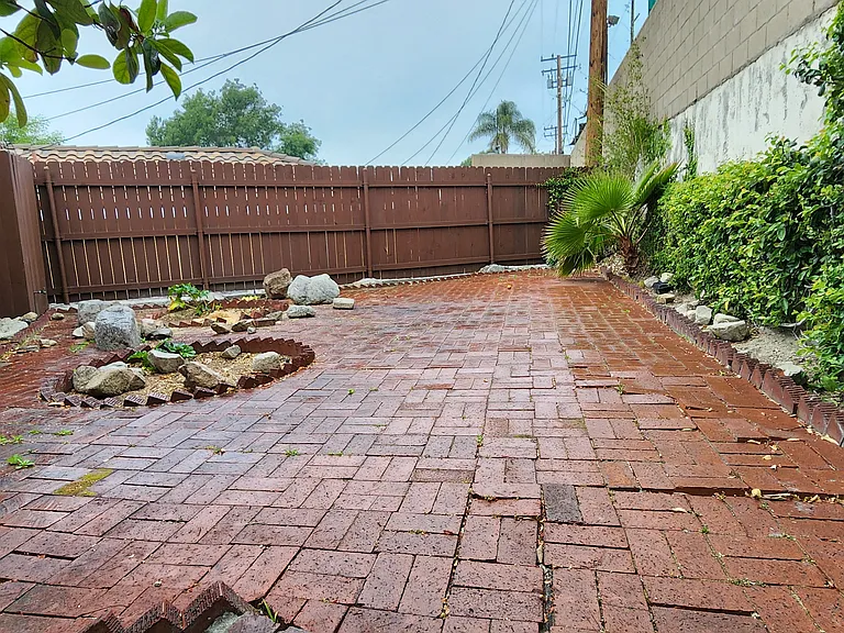 2813 Mary St #1/2 — Photo 30