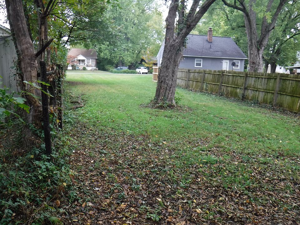 2nd image of 2107 Lamont Ave