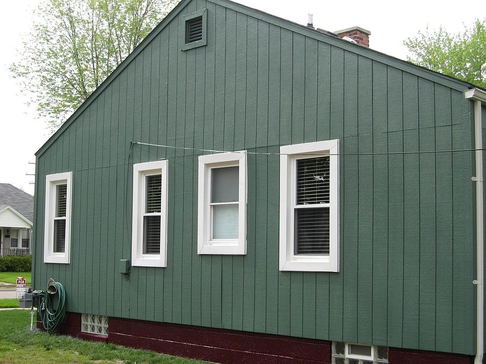 2nd image of 3990 Buckingham Ave