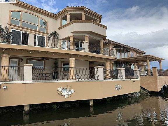 2nd image of 5726 Starfish Ct