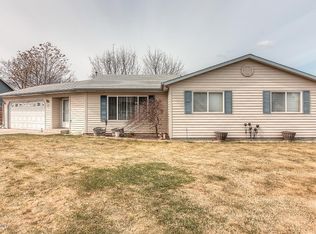 512 Baker Dr, Zillah, WA
