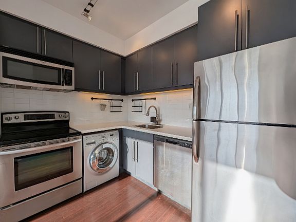 3rd image of 38 Wilson Ave Penthouse B