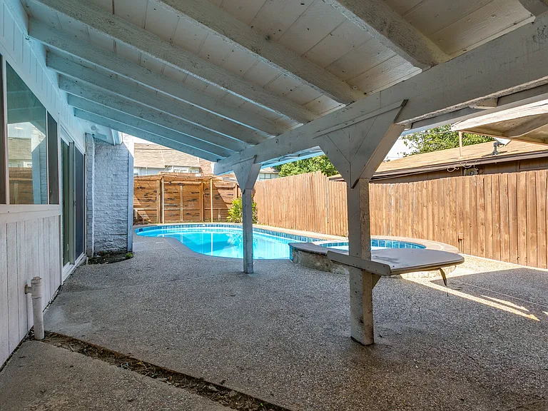 1535 Carnation Dr — Photo 31