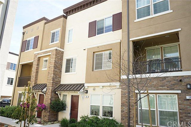1st image of 18 Larry Beard Dr