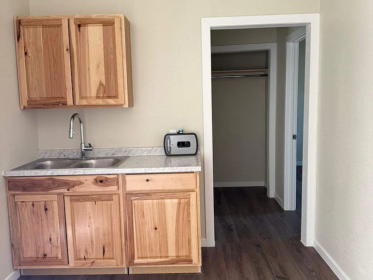 310 S Park St #3 — Photo 5