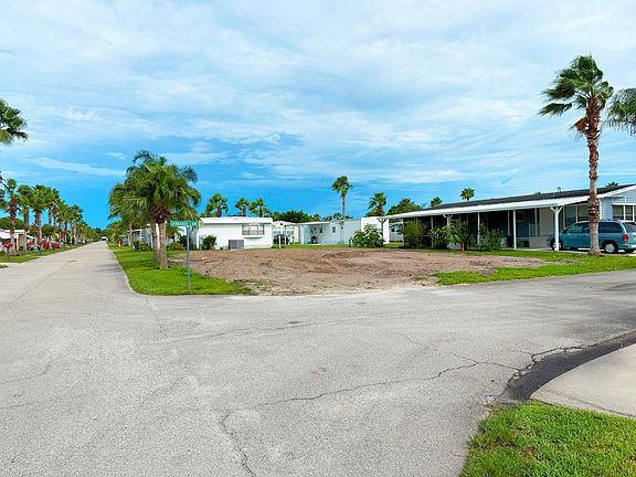 2nd image of 2 SE Hernando Lane