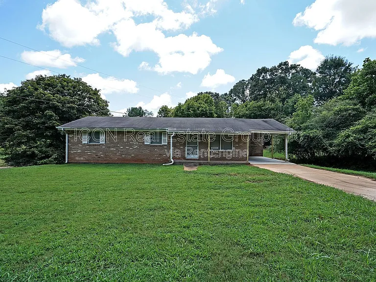 251 Hog Farm Cir — Photo 1