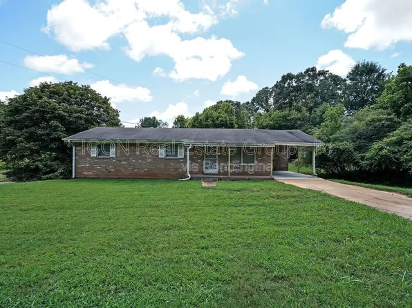 251 Hog Farm Cir, Canton, GA 30115