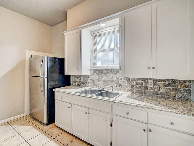 Kitchen sink area