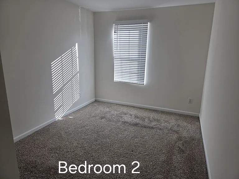2144 Belmont Cir — Photo 12