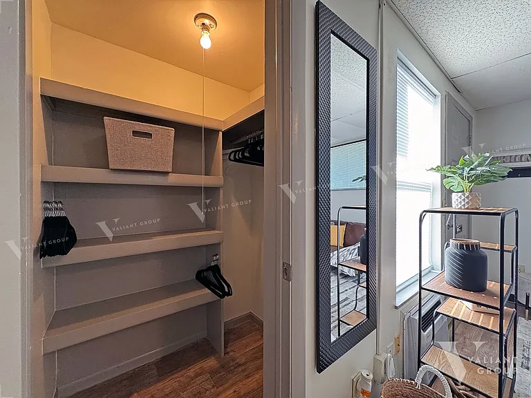 2323 E Cherry St — Photo 22