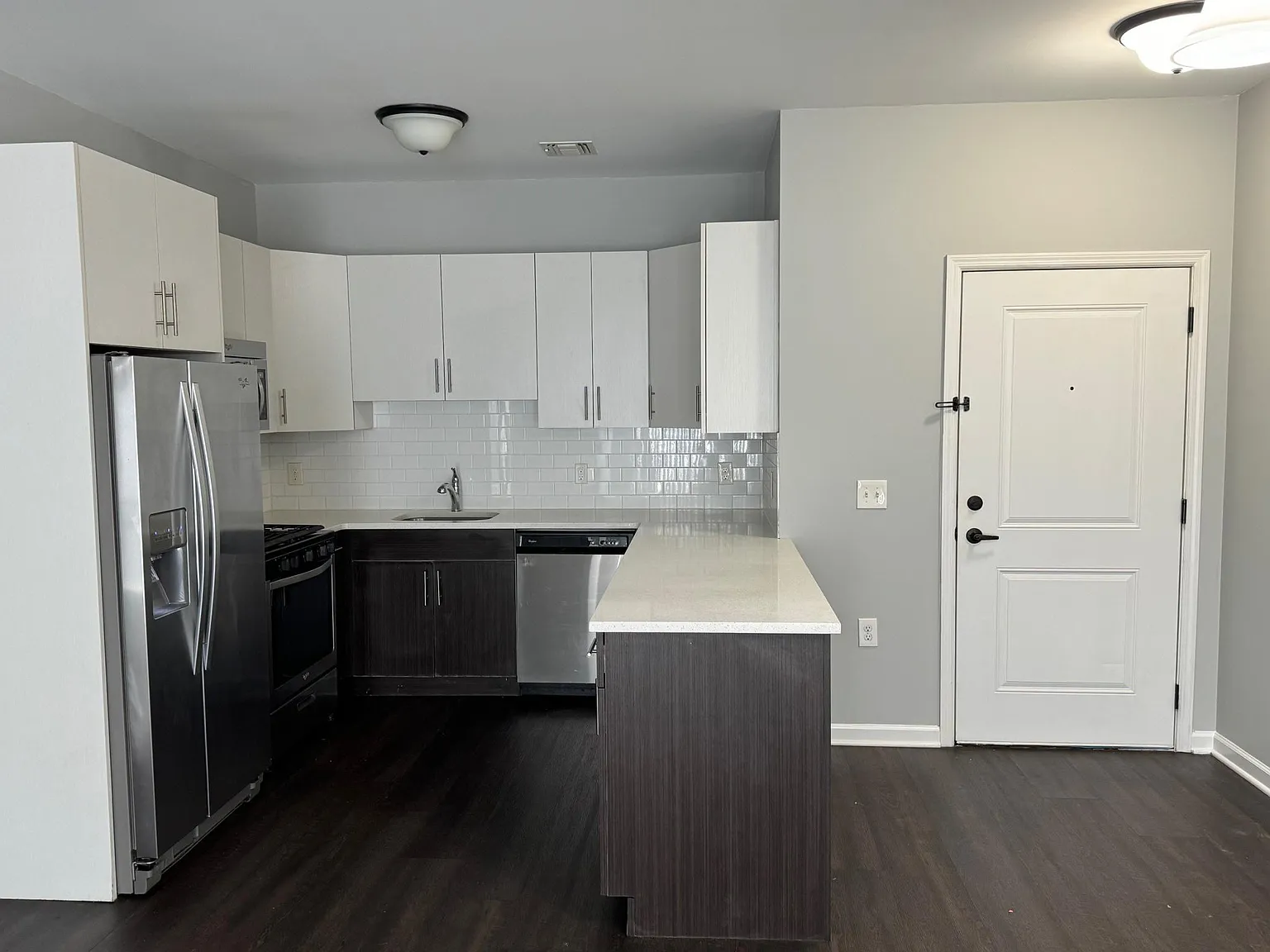 2 bed, 1018 sqft, $2,495 — Photo 2