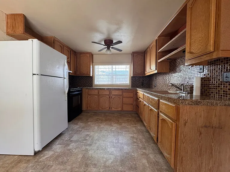 224 Maple St — Photo 4