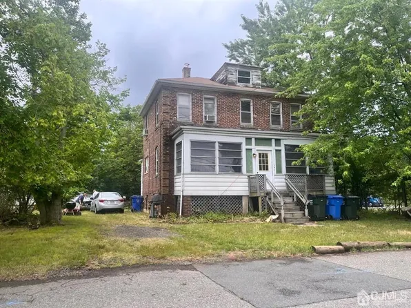 41 Ash St, Avenel, NJ 07001