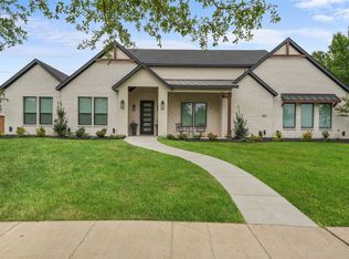 1002 Devonshire Dr N, Forney, TX 75126