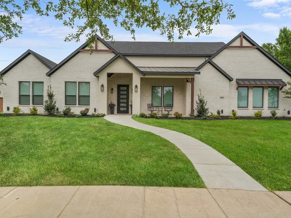 1002 Devonshire Dr N, Forney, TX 75126