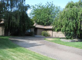 215 Edgewood Dr, Richland, WA 99352
