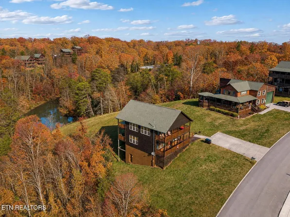 339 Oak Lake Dr, Sevierville, TN 37876