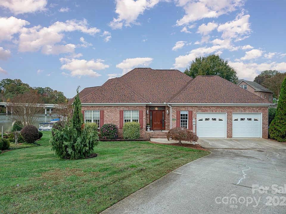 1st image of 219 E Tattersall Dr