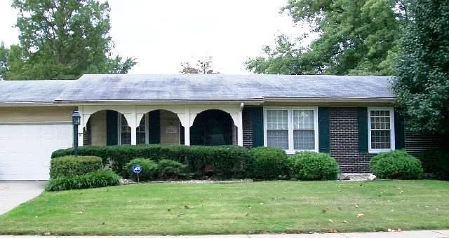 2046 Retford Dr photo 1