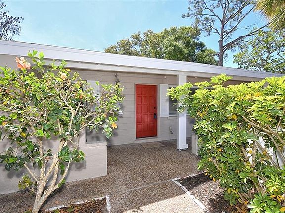 3rd image of 2926 Pinecrest St