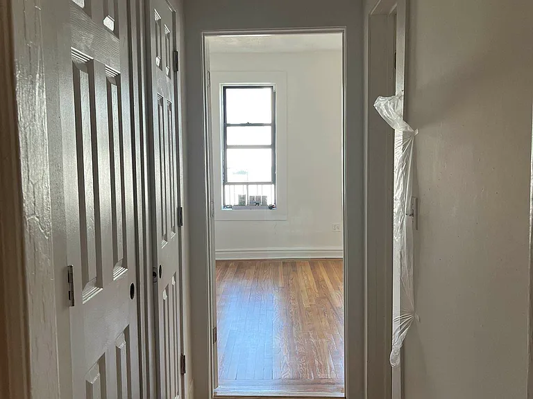 510 W 218th St #4F — Photo 4