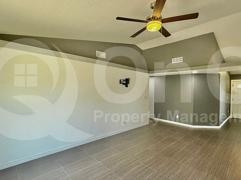 18439 N 56th Dr — Photo 8