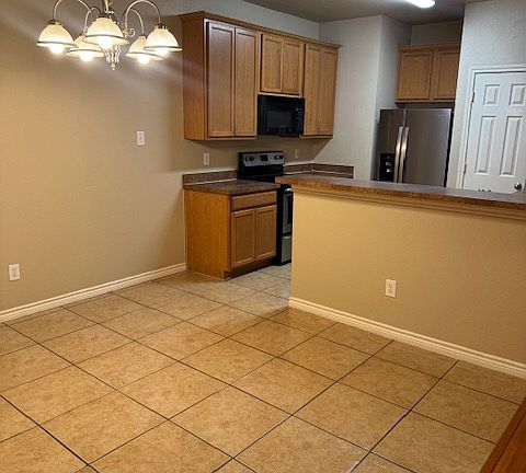 4th image of 2733 La Jolla Ct