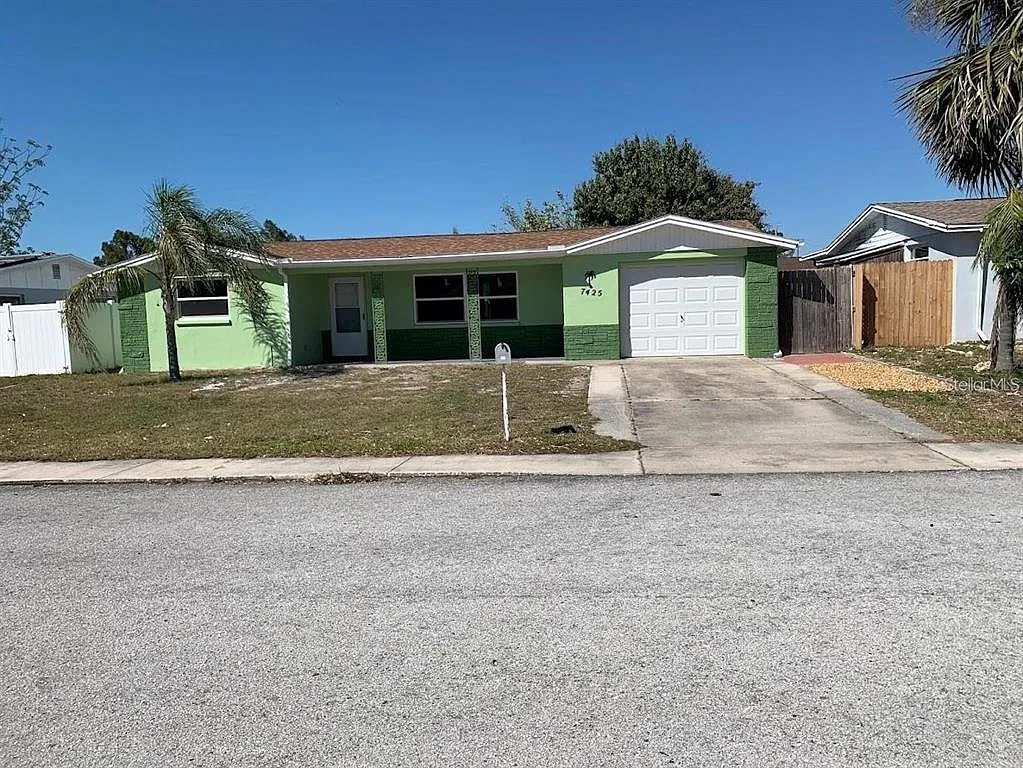 3 bed, 2.0 bath, 1409 sqft, $1,795 — Photo 1