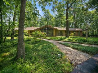 2815 Covington Lake Dr, Fort Wayne, IN 46804