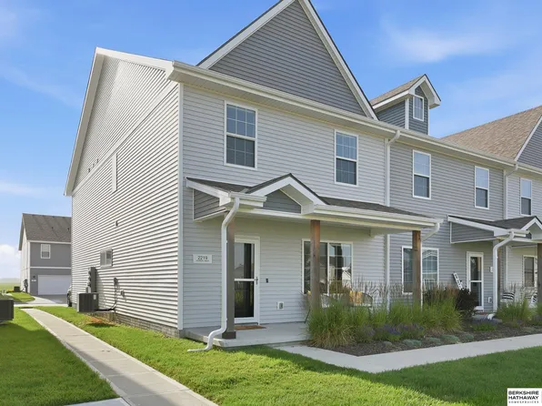 2219 N Aaron Way, Fremont, NE 68025