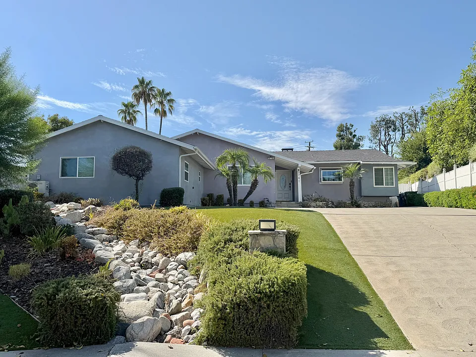 5741 Larryan Dr
