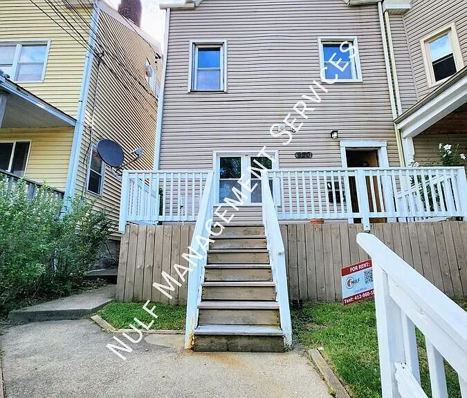 930 Portland St #3 — Photo 6