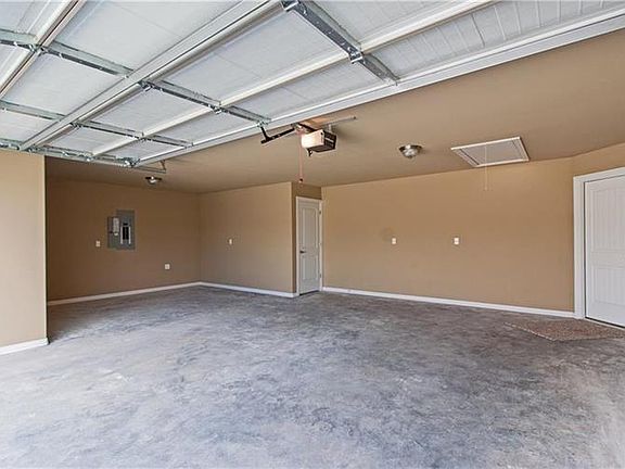 3rd image of 501 Harness Ln