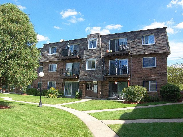 1st image of 9355 Bay Colony Dr APT 3S