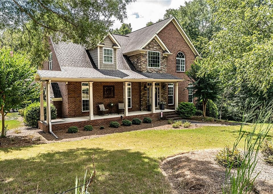 1st image of 255 Meadow Lakes Blvd