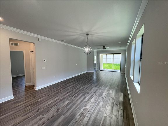4th image of 1427 N River Cir
