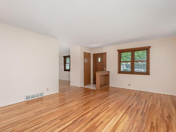 4th image of 6321 Wilryan Ave