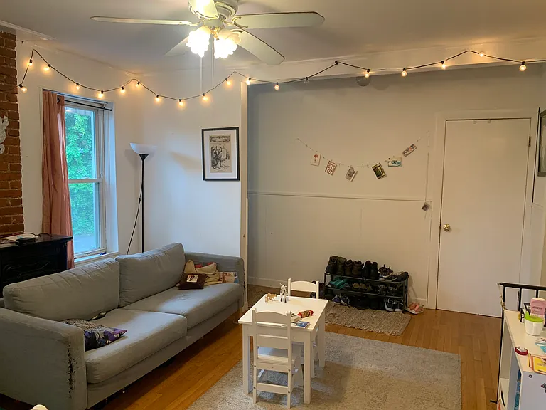 32 Holmes St #32 — Photo 6