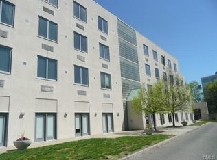 49 Day St APT 205, Norwalk, CT 06854