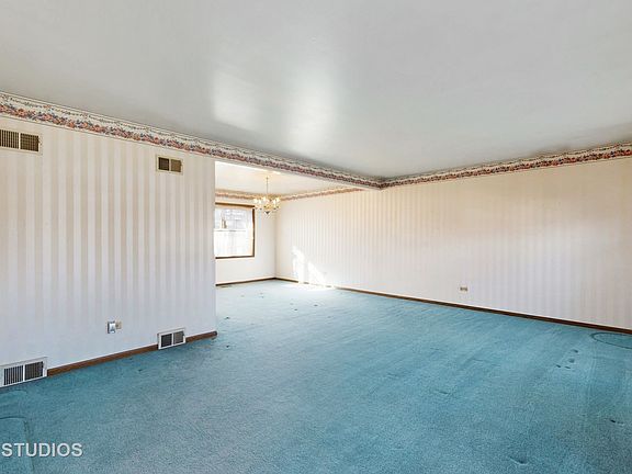 5th image of 8541 Golfview Dr