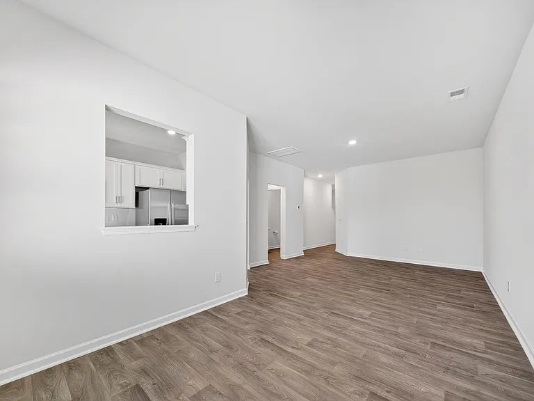 1175 Evelynnview Ln — Photo 2