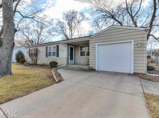 1827 E Lincoln St, Bloomington, IL