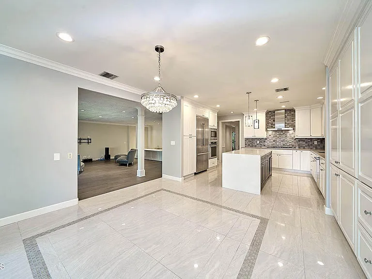 4330 Bel Aire Dr — Photo 15