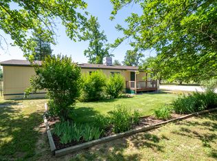 21921 Robledo Rd, Palo Cedro, CA 96073